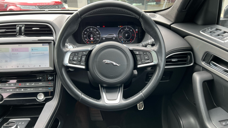 Jaguar F-Pace 2.0d [240] Chequered Flag 5dr Auto AWD Diesel Estate